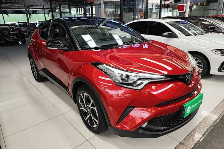 Used Toyota C-HR 2020 2.0L Luxury Edition Front Right 45 Deg