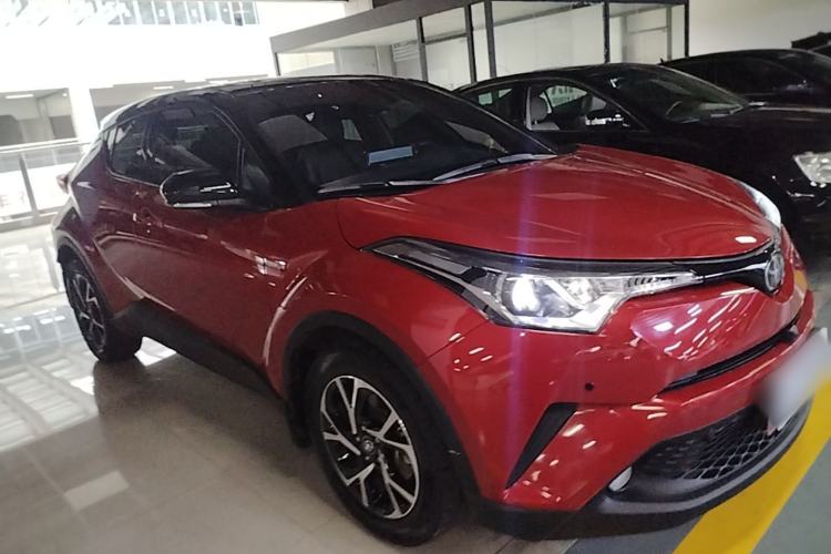 Used Toyota C-HR 2020 2.0L Leading Edition Front Right 45 Deg