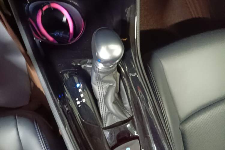 Used Toyota C-HR 2020 2.0L Leading Edition Gear Lever