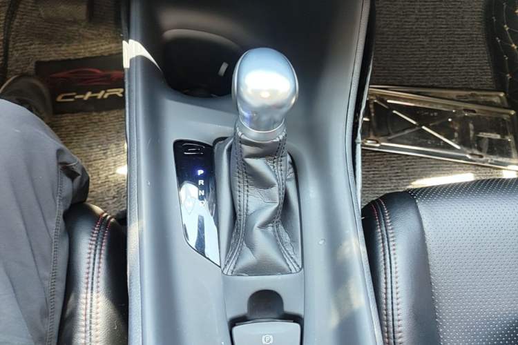Used Toyota C-HR 2020 2.0L Comfort Edition Gear Lever