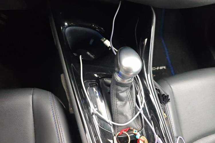 Used Toyota C-HR 2020 2.0L Leading Edition Gear Lever