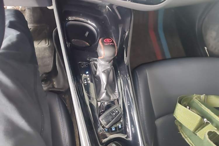 Used Toyota C-HR 2020 2.0L Leading Edition Gear Lever