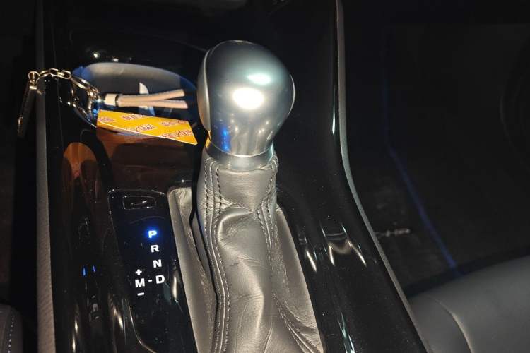 Used Toyota C-HR 2020 2.0L Leading Edition Gear Lever