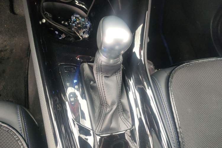Used Toyota C-HR 2020 2.0L Luxury Edition Gear Lever