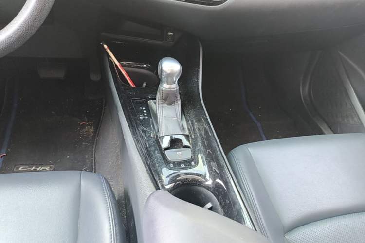 Used Toyota C-HR 2020 2.0L Leading Edition Gear Lever