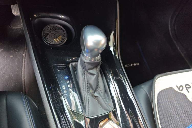 Used Toyota C-HR 2020 2.0L Leading Edition Gear Lever