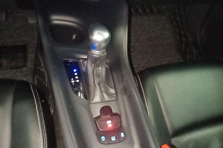 Used Toyota C-HR 2020 2.0L Comfort Edition Gear Lever