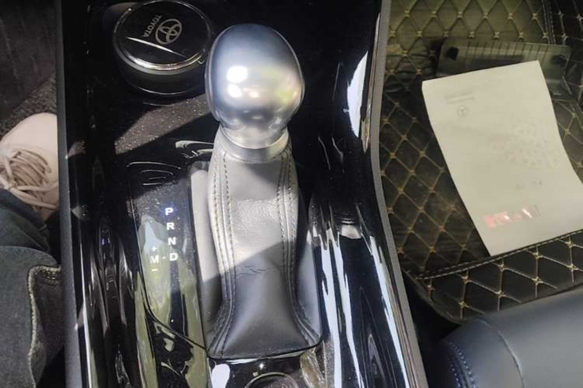 Used Toyota C-HR 2020 2.0L Leading Edition Gear Lever