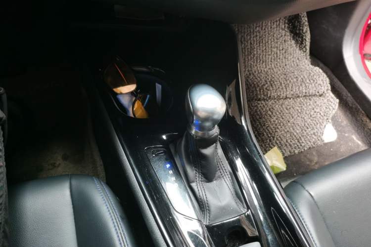 Used Toyota C-HR 2020 2.0L Leading Edition Gear Lever