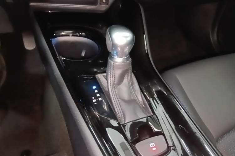 Used Toyota C-HR 2020 2.0L Leading Edition Gear Lever