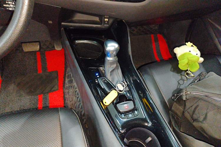 Used Toyota C-HR 2020 2.0L Leading Edition Gear Lever