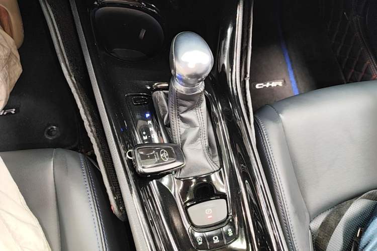 Used Toyota C-HR 2020 2.0L Luxury Edition Gear Lever