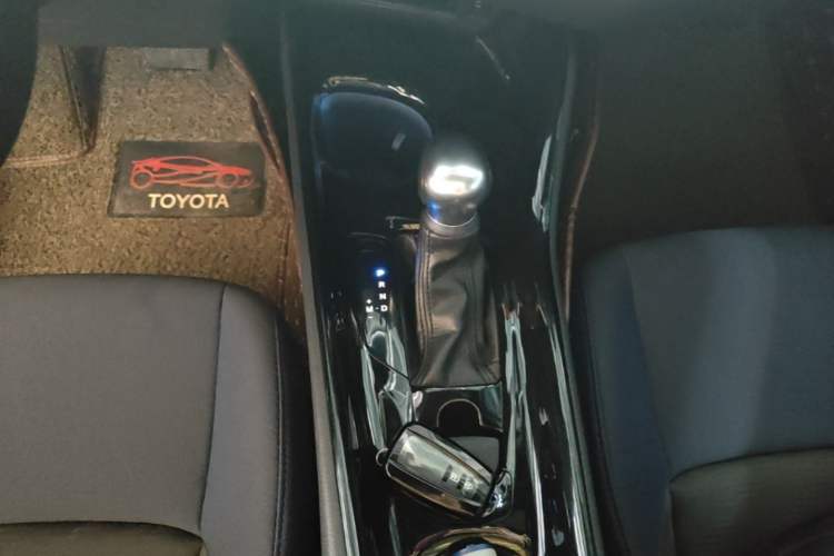 Used Toyota C-HR 2020 2.0L Leading Edition Gear Lever