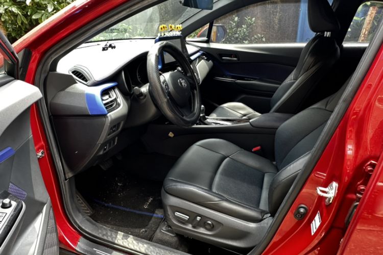 Used Toyota C-HR 2020 2.0L Leading Edition Interior 1