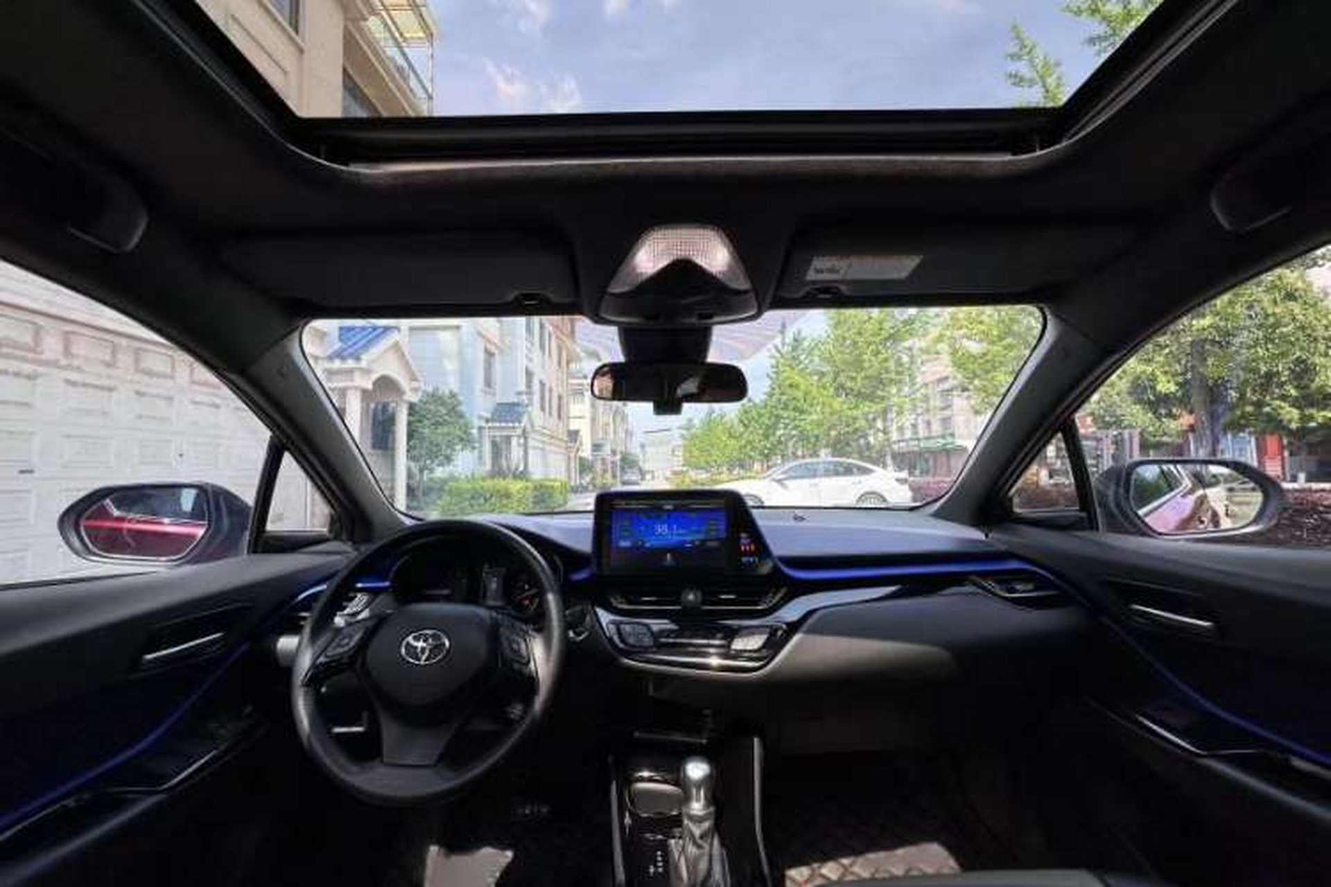 Used Toyota C-HR 2020 2.0L Leading Edition Interior 1