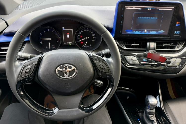 Used Toyota C-HR 2020 2.0L Luxury Edition Interior 1