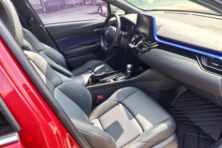 Used Toyota C-HR 2020 2.0L Leading Edition Interior 10