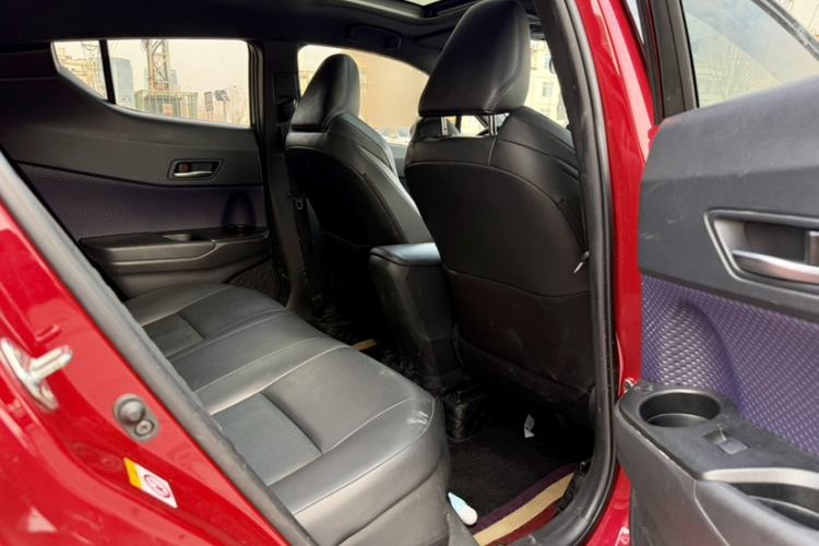 Used Toyota C-HR 2020 2.0L Luxury Edition Interior 10