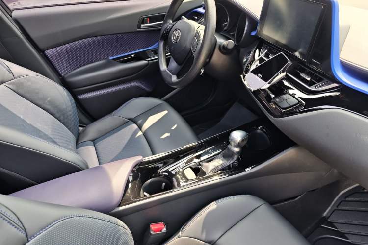 Used Toyota C-HR 2020 2.0L Leading Edition Interior 11