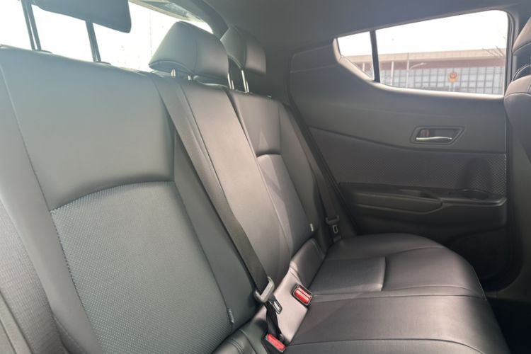 Used Toyota C-HR 2020 2.0L Leading Edition Interior 2