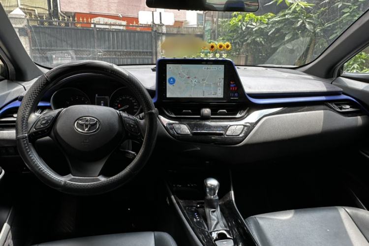 Used Toyota C-HR 2020 2.0L Leading Edition Interior 3
