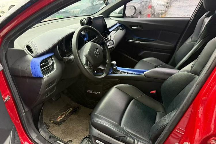 Used Toyota C-HR 2020 2.0L Leading Edition Interior 3