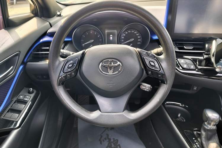 Used Toyota C-HR 2020 2.0L Leading Edition Interior 3