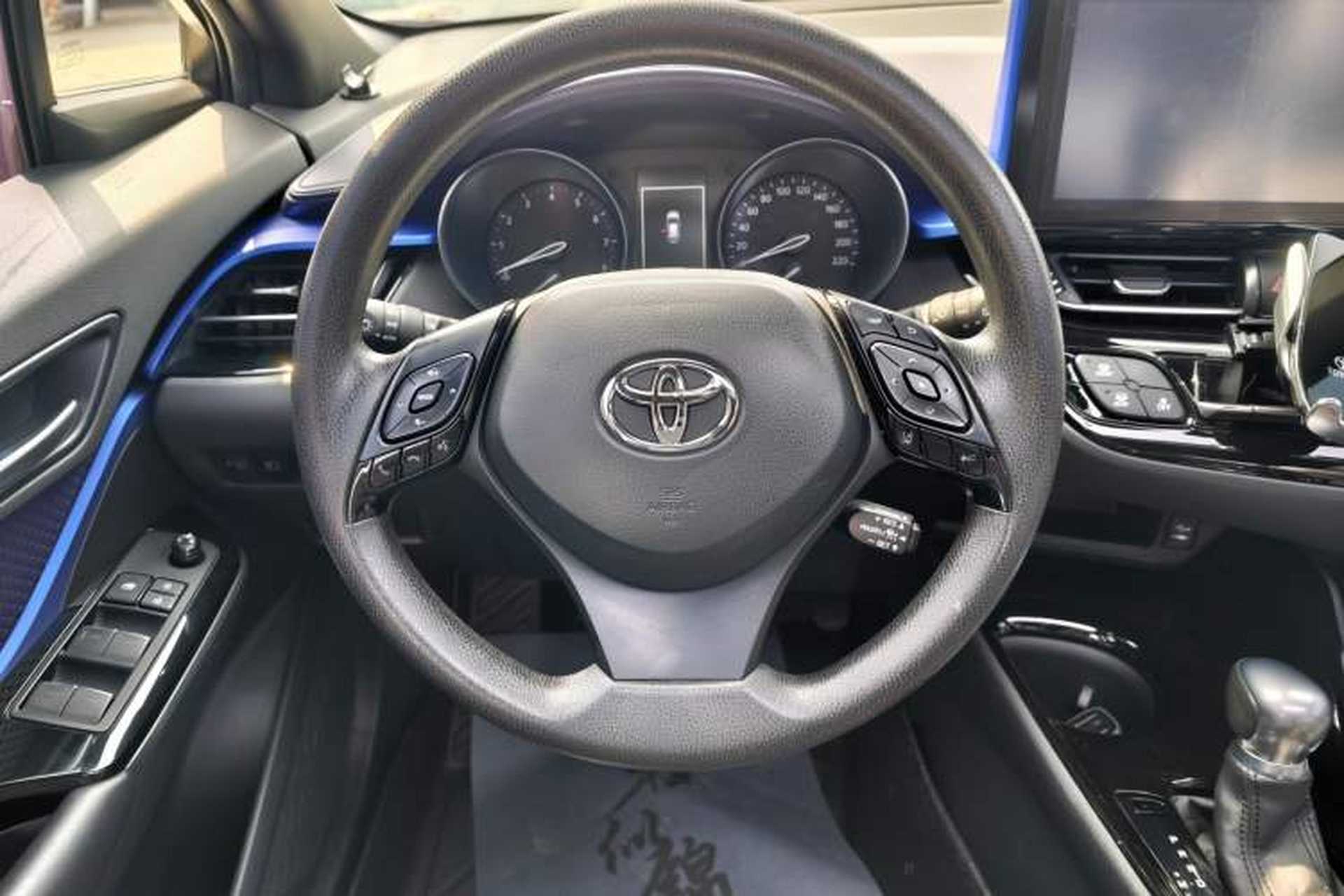 Used Toyota C-HR 2020 2.0L Leading Edition Interior 3