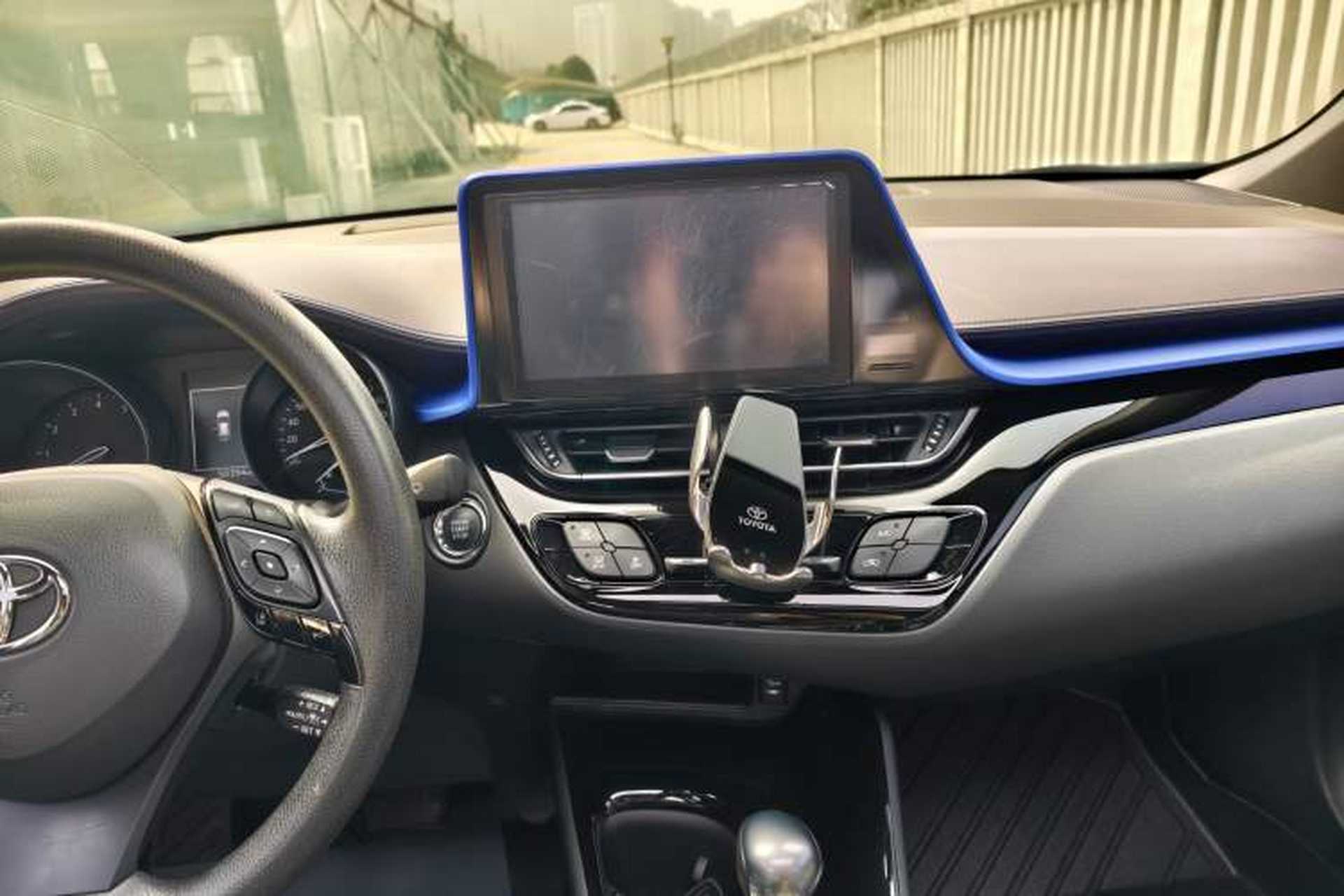 Used Toyota C-HR 2020 2.0L Leading Edition Interior 4