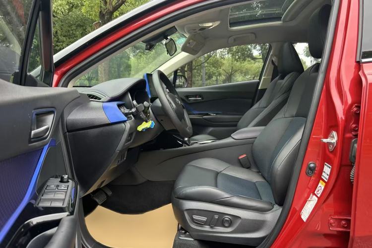 Used Toyota C-HR 2020 2.0L Leading Edition Interior 5