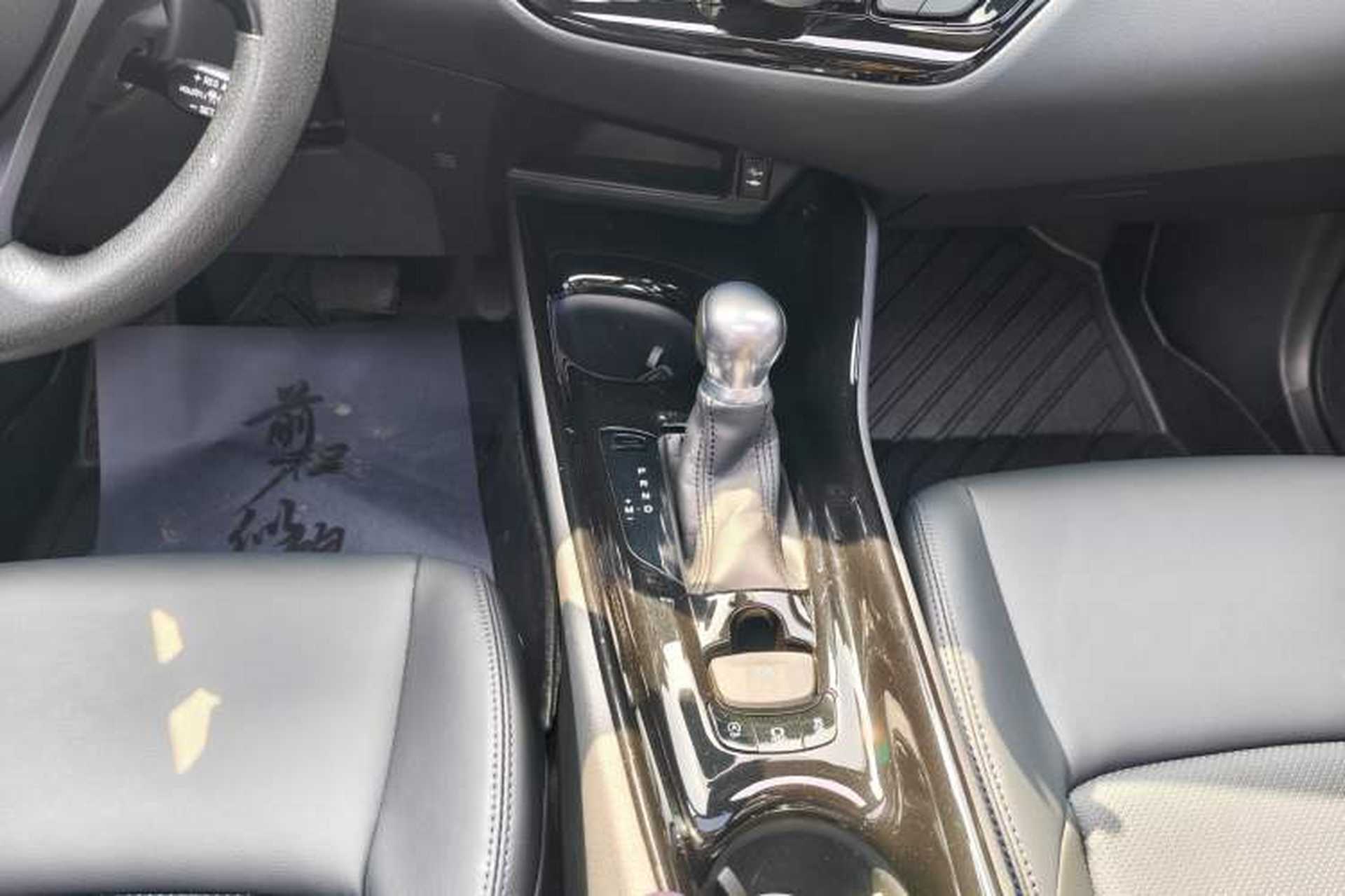 Used Toyota C-HR 2020 2.0L Leading Edition Interior 5