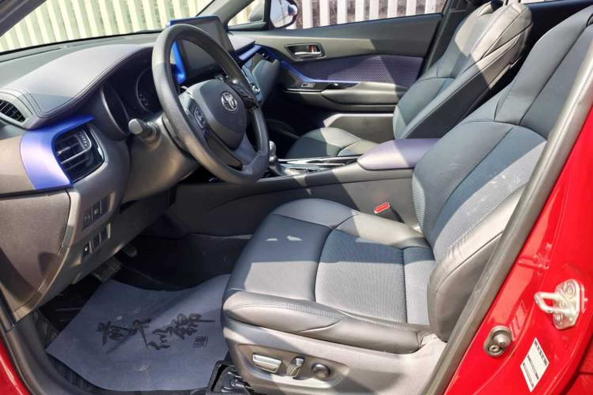 Used Toyota C-HR 2020 2.0L Leading Edition Interior 7