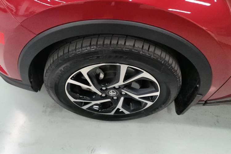 Used Toyota C-HR 2020 2.0L Leading Edition Left Front Wheel Hub