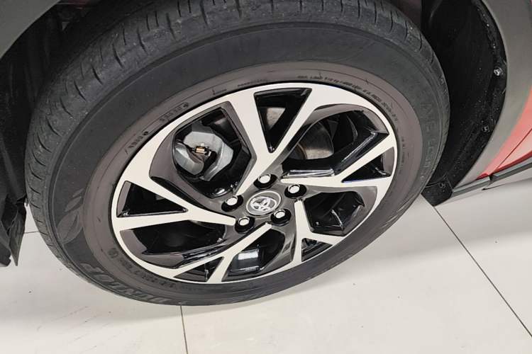 Used Toyota C-HR 2020 2.0L Luxury Edition Left Front Wheel Hub