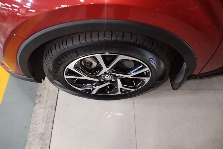 Used Toyota C-HR 2020 2.0L Leading Edition Left Front Wheel Hub