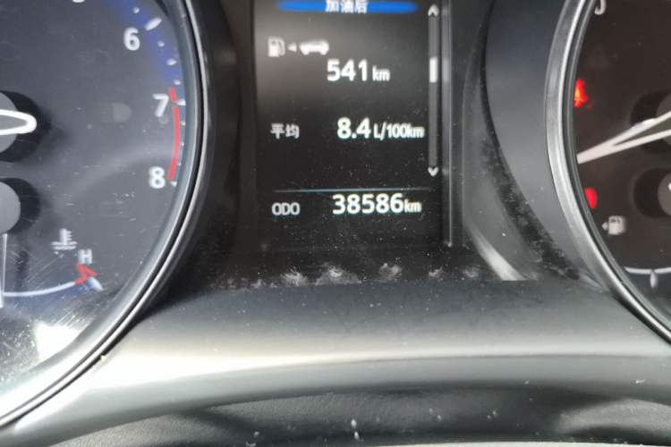 Used Toyota C-HR 2020 2.0L Leading Edition Odometer Close Up