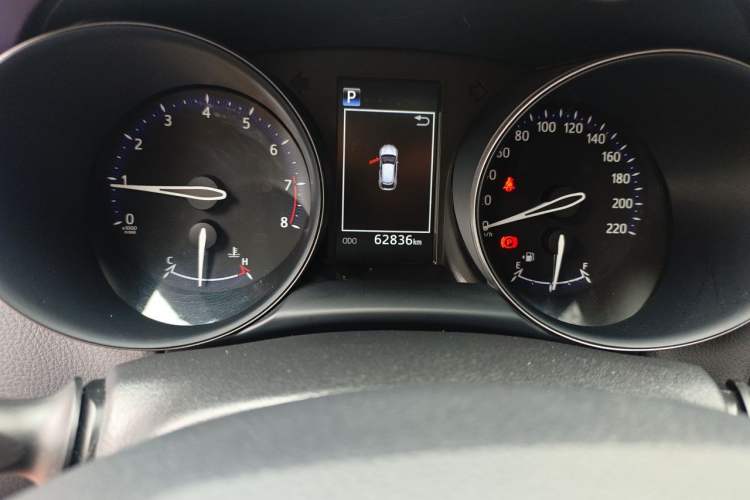 Used Toyota C-HR 2020 2.0L Leading Edition Odometer Close Up