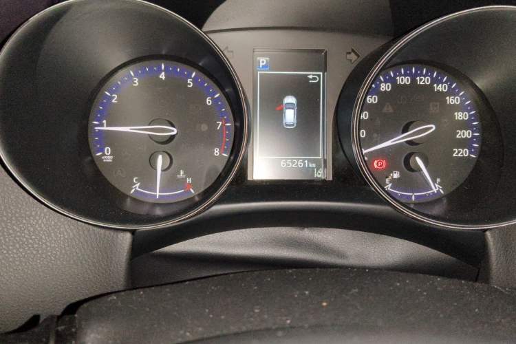 Used Toyota C-HR 2020 2.0L Leading Edition Odometer Close Up