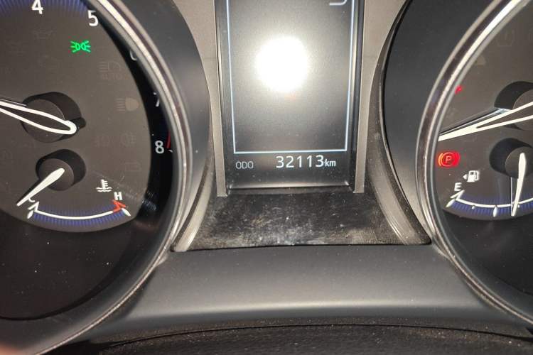 Used Toyota C-HR 2020 2.0L Leading Edition Odometer Close Up