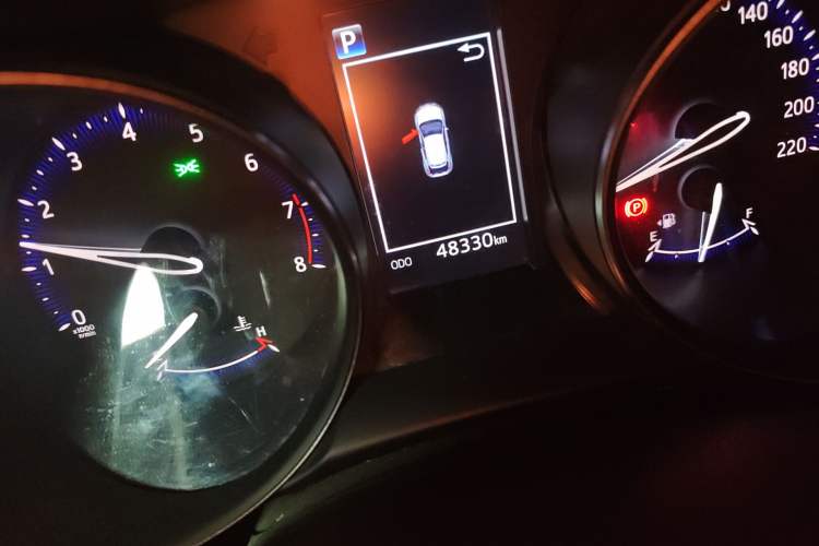 Used Toyota C-HR 2020 2.0L Leading Edition Odometer Close Up