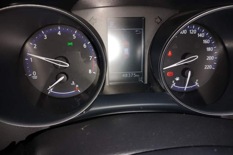 Used Toyota C-HR 2020 2.0L Leading Edition Odometer Close Up