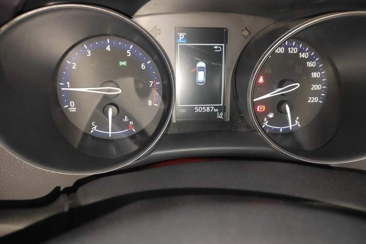 Used Toyota C-HR 2020 2.0L Leading Edition Odometer Close Up