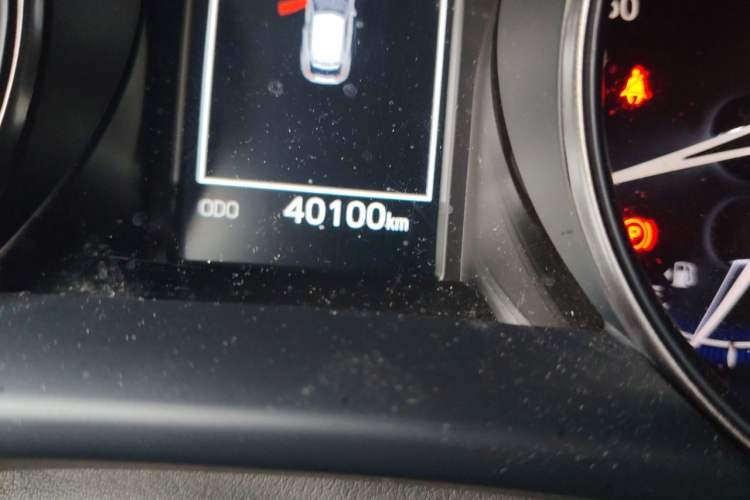 Used Toyota C-HR 2020 2.0L Leading Edition Odometer Close Up