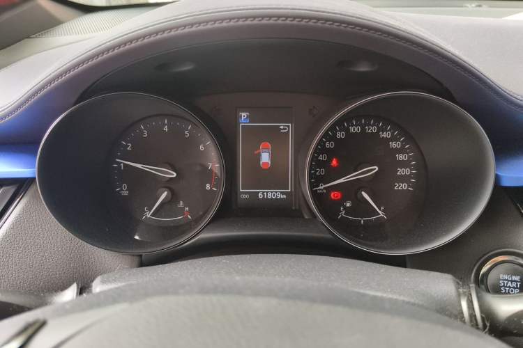 Used Toyota C-HR 2020 2.0L Leading Edition Odometer Close Up