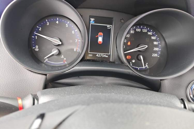 Used Toyota C-HR 2020 2.0L Leading Edition Odometer Close Up