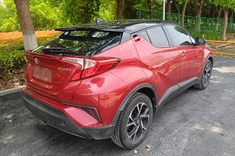Used Toyota C-HR 2020 2.0L Leading Edition Rear Right 45 Deg