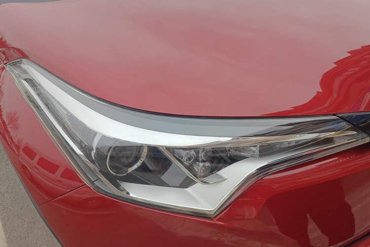 Used Toyota C-HR 2020 2.0L Comfort Edition Right Front Headlight