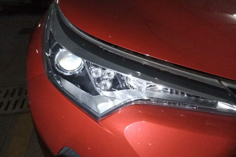 Used Toyota C-HR 2020 2.0L Leading Edition Right Front Headlight