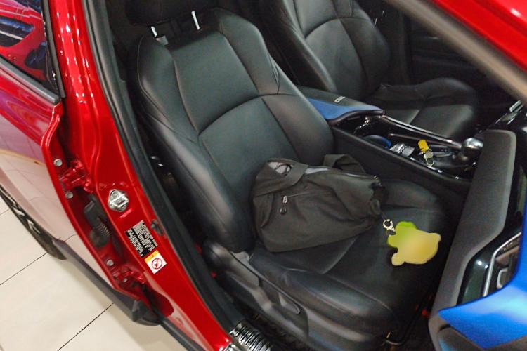 Used Toyota C-HR 2020 2.0L Leading Edition Right Front Seat