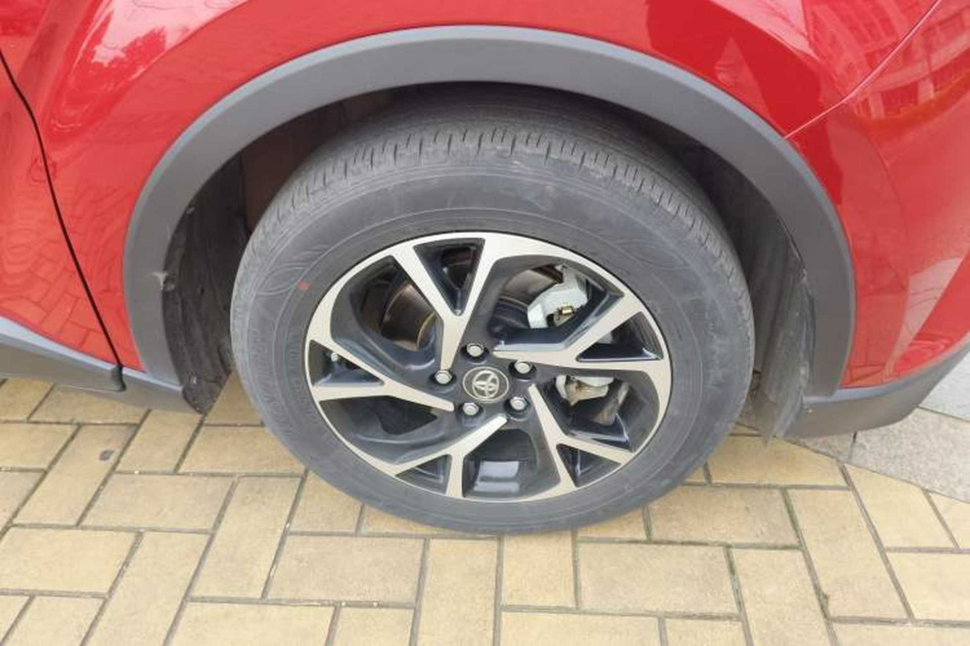 Used Toyota C-HR 2020 2.0L Leading Edition Right Front Wheel Hub